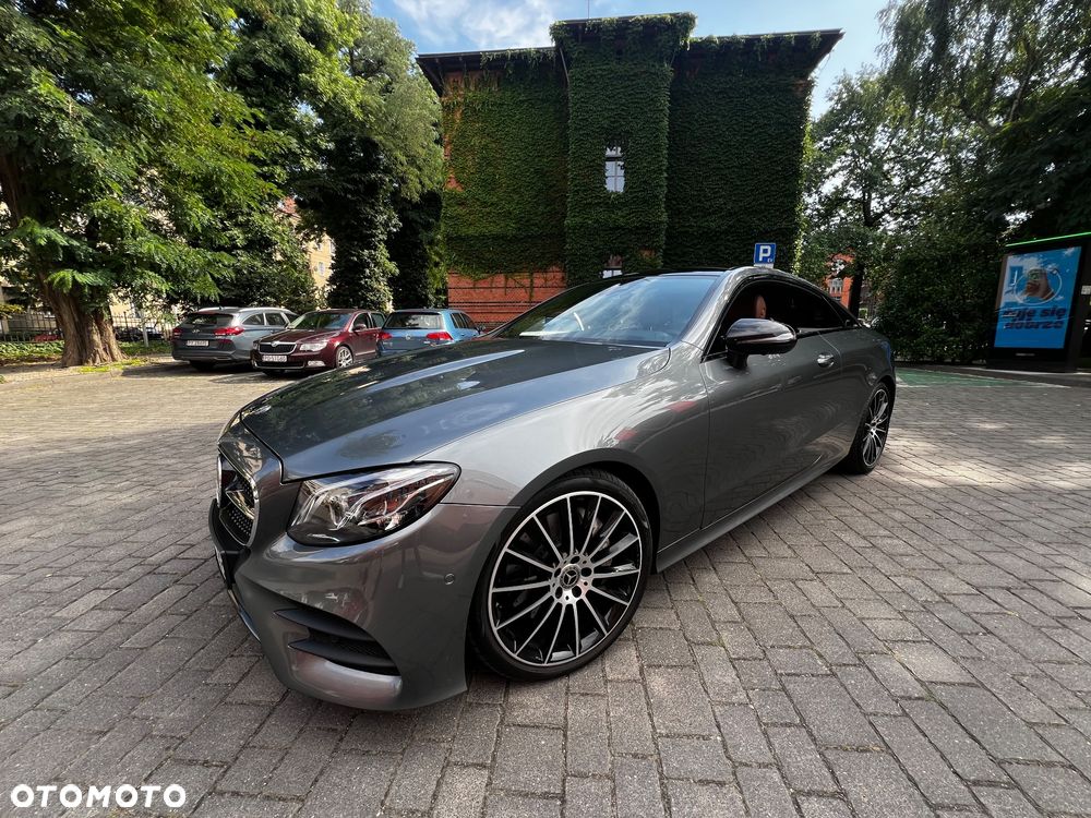 Mercedes-Benz Klasa E 300 9G-TRONIC - 9