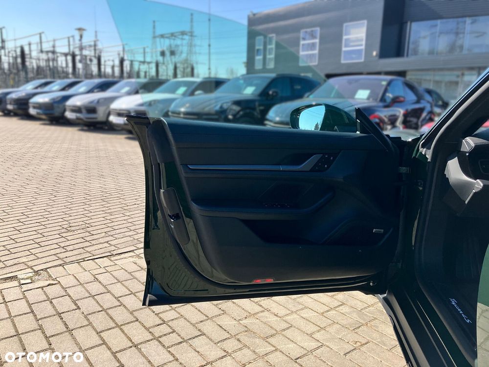 Porsche Taycan - 19