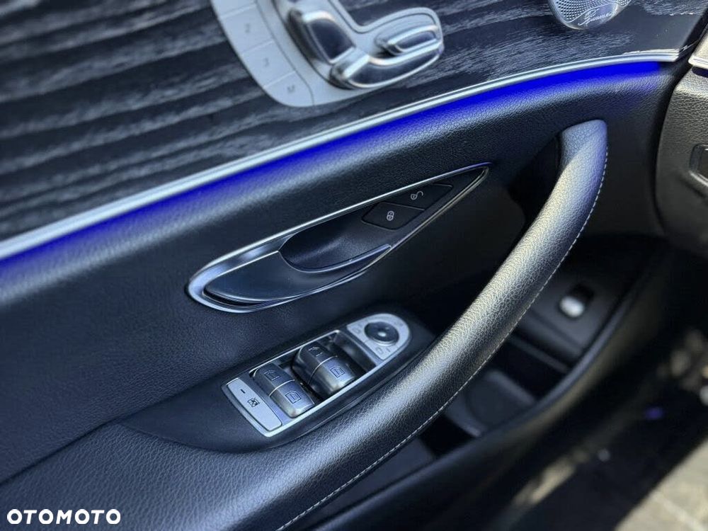 Mercedes-Benz Klasa E 300 9G-TRONIC - 20