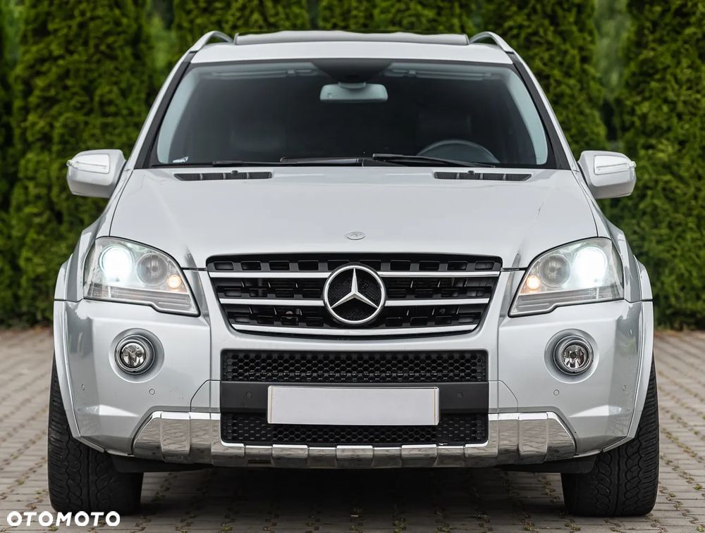 Mercedes-Benz ML 63 AMG 4Matic 7G-TRONIC 10th Anniversary - 32