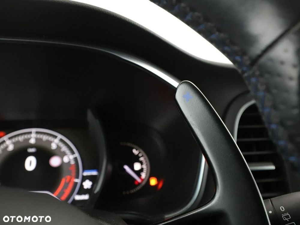 Renault Megane ENERGY TCe 205 EDC GT - 33