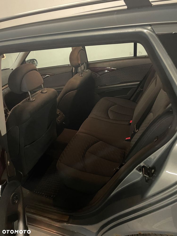 Mercedes-Benz Klasa E 280 CDI T Classic - 35