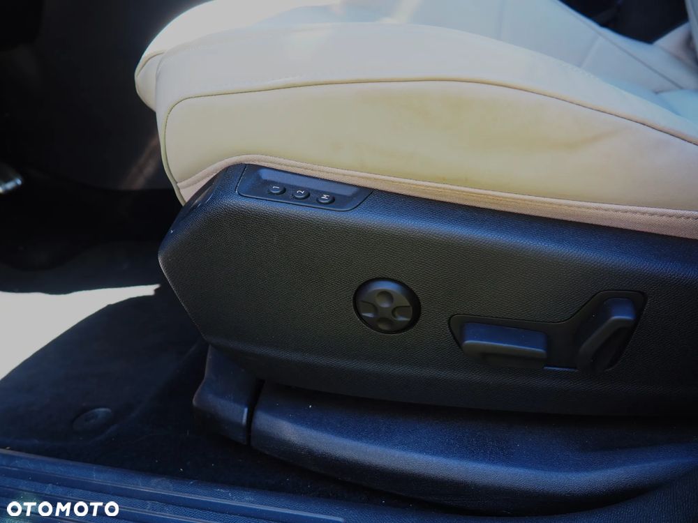 DS Automobiles DS 7 - 12