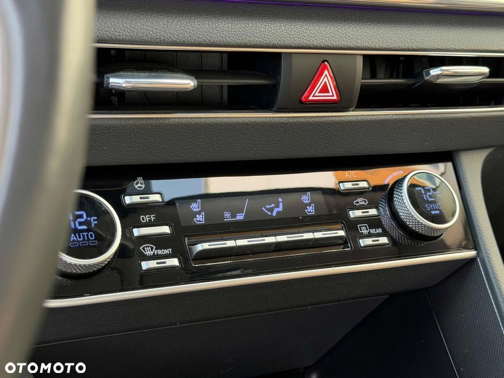 Hyundai Sonata - 23