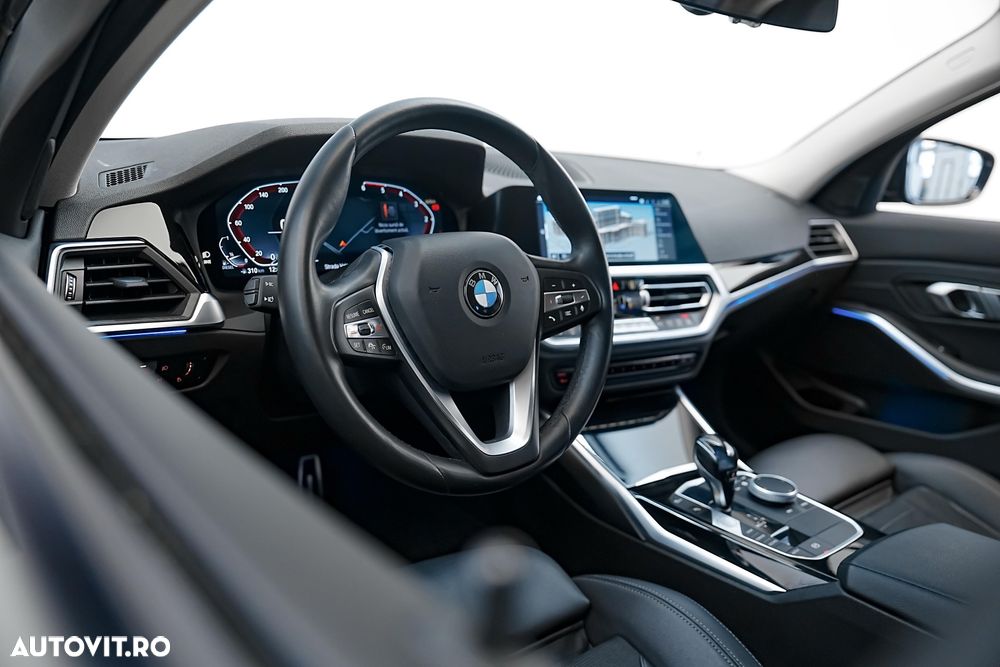 BMW Seria 3 320d Aut. Sport Line - 14