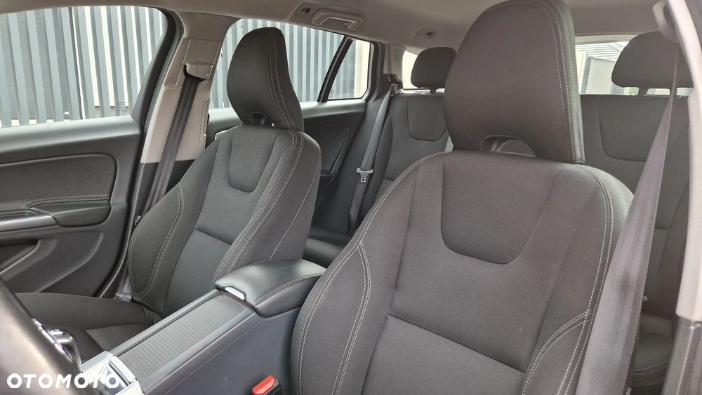 Volvo V60 D4 Drive-E Momentum - 18