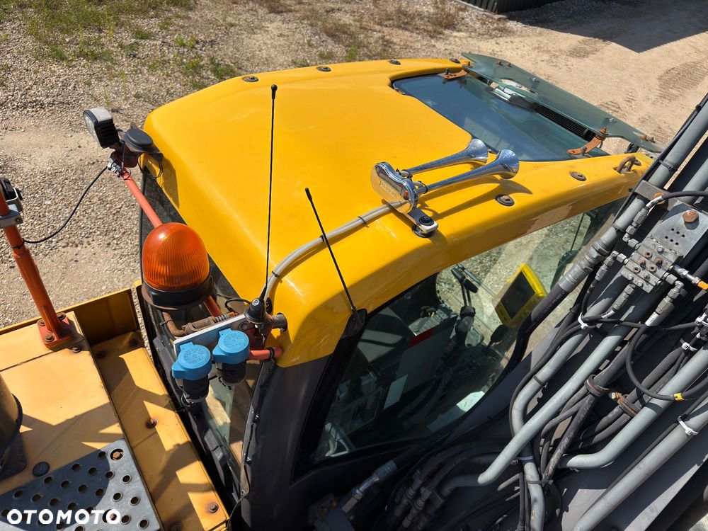Volvo EC 220 EL - 9