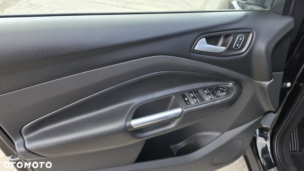 Ford Kuga 2.0 TDCi 2x4 Titanium - 19