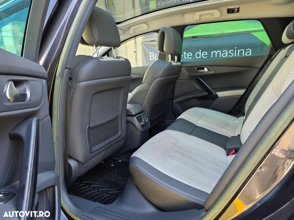 Peugeot 508 RXH Hybrid4 - 12