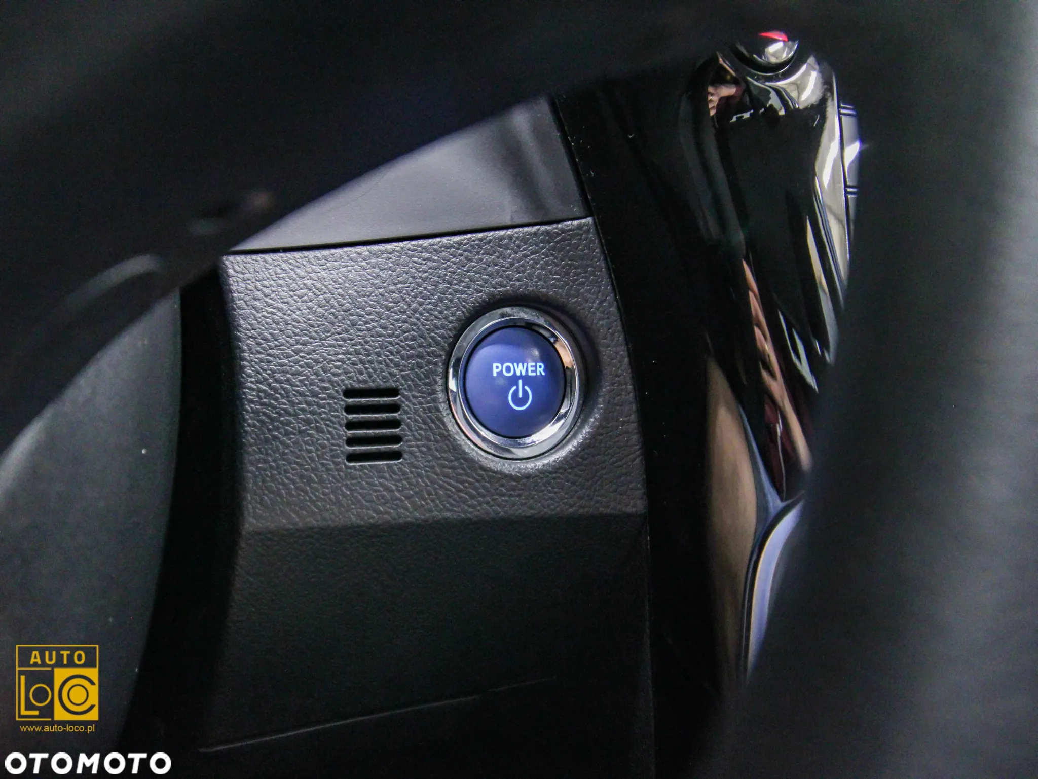 Toyota Auris Hybrid 135 Active - 26