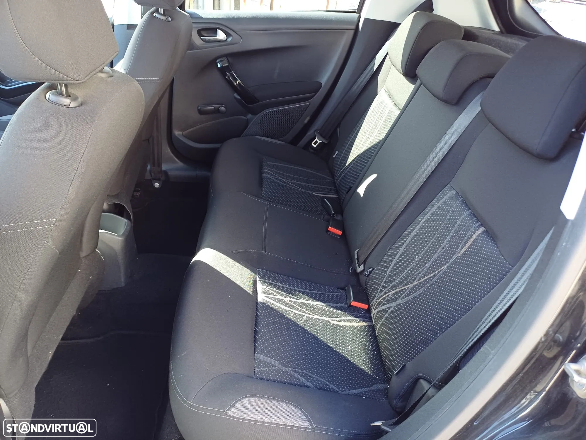 Peugeot 208 1.4 HDi Active - 11
