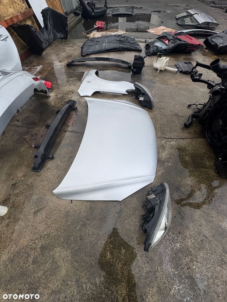 Hyundai i30 srebrny szary kolor 2R XP zderzak przód przedni pas przedni z chłodnicami lampy lampa soczewki soczewka soczewkowe maska srebrna błotnik prawy lewy przedni zbiornik zbiorniczek spryskiwaczy płynu podszybie drzwi szybka prawa lewa przednia tylnia drzwi przednie tylne prawy przód prawy tył przód lewy tył lewy klapa bagażnika bagażnik zderzak tylni tył kombi lampy tył tylnie prawa lewa belka przód przednia belka tylnia tył obudowa filtra powietrza lusterko prawe lewe - 10