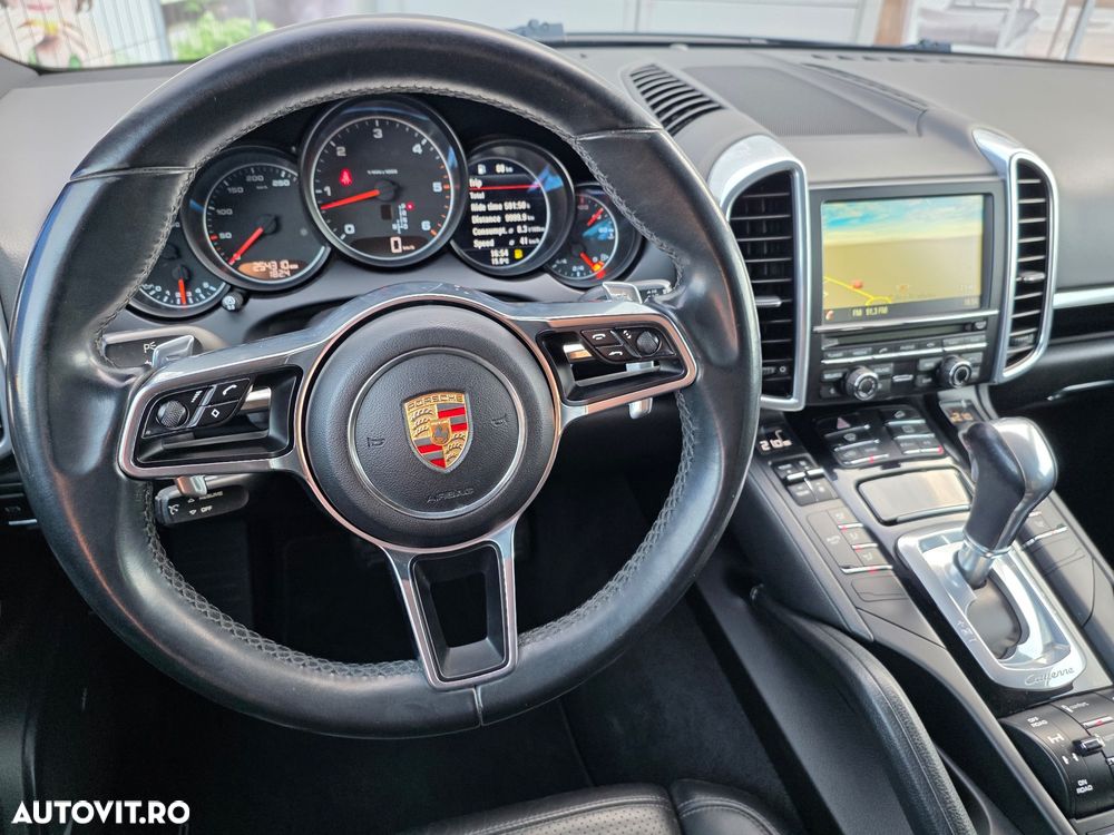 Porsche Cayenne 3.0 L - 19