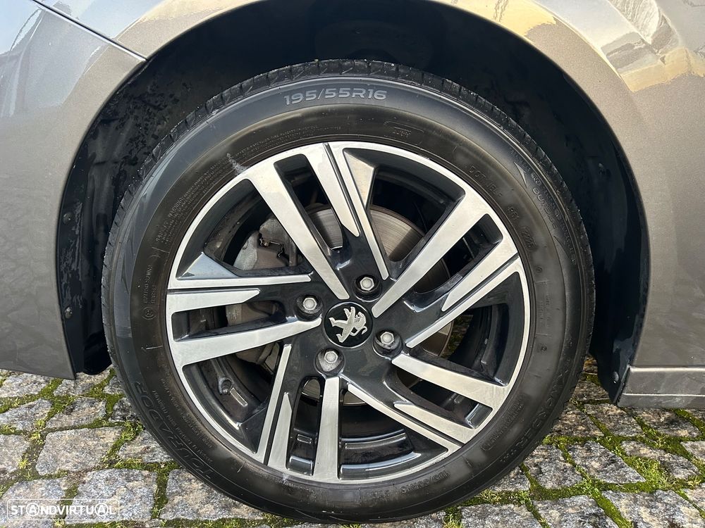 Peugeot 208 PureTech 100 EAT8 Allure Pack - 27