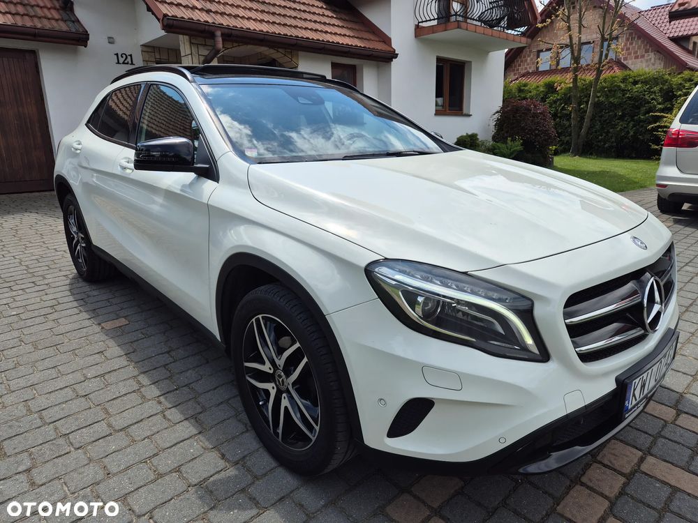 Mercedes-Benz GLA 200 Urban - 3