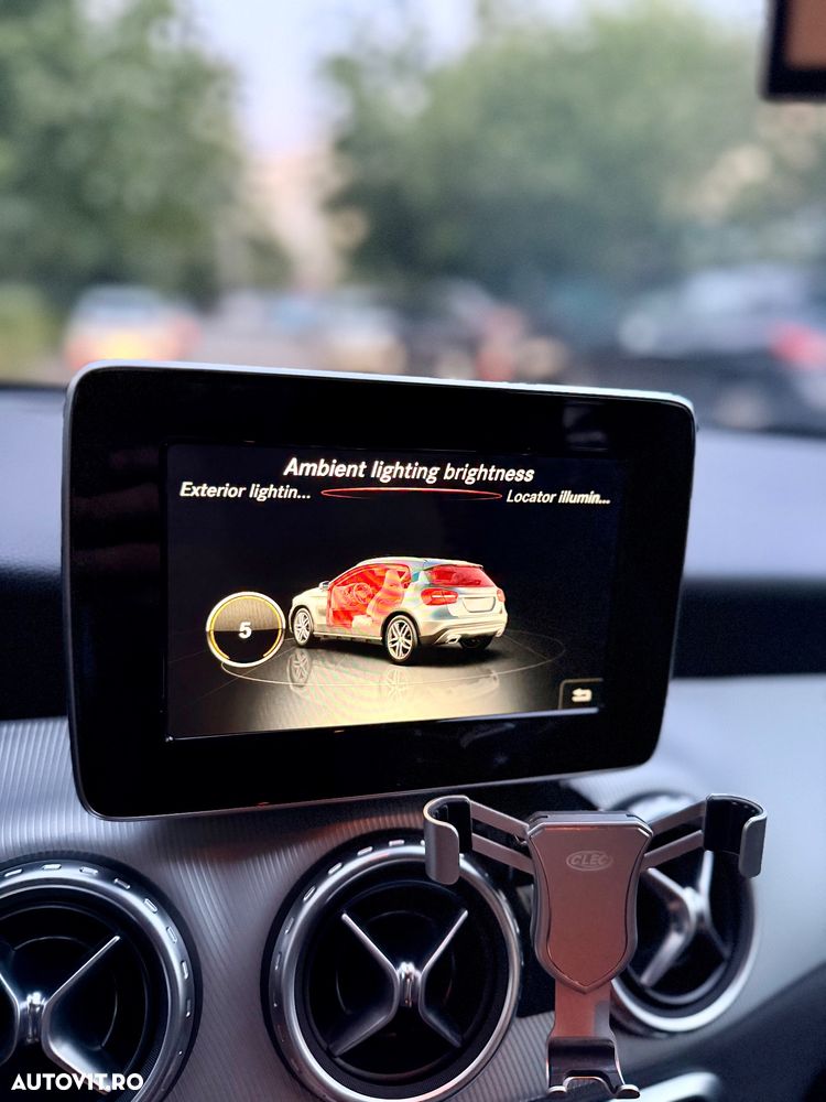 Mercedes-Benz GLA 220 d 7G-DCT - 22
