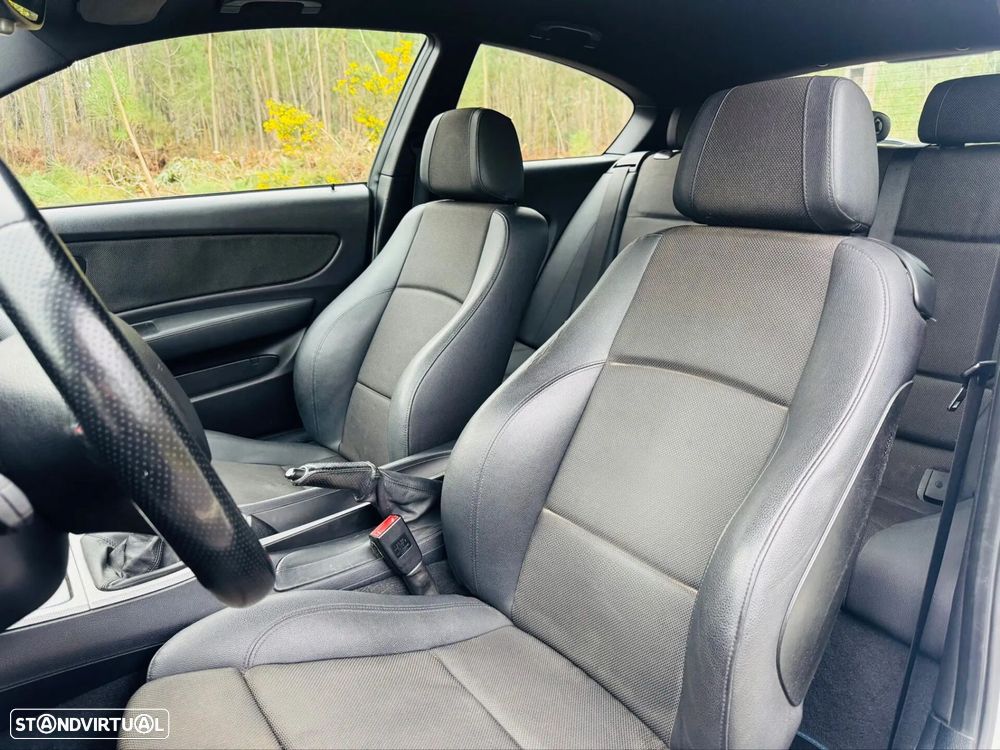 BMW 118 d Pack M - 18