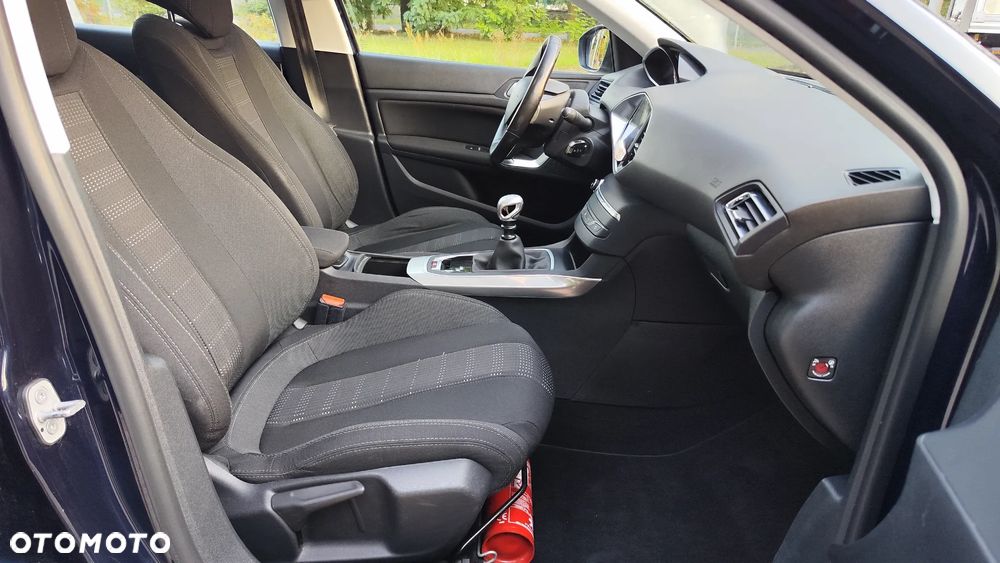 Peugeot 308 130 e-THP Stop & Start Allure - 33