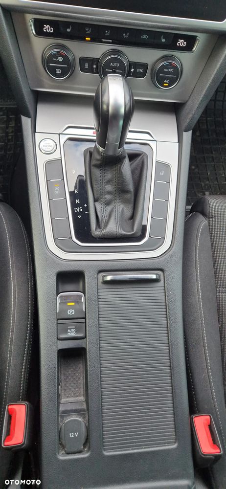 Volkswagen Passat 2.0 TDI SCR (BlueMotion Technology) DSG Comfortline - 24