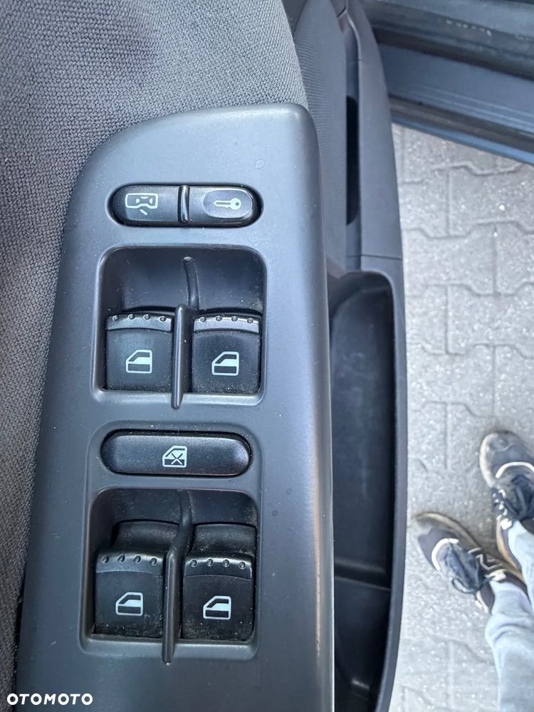 Volkswagen Sharan 1.9 TDI Comfortline Family - 10