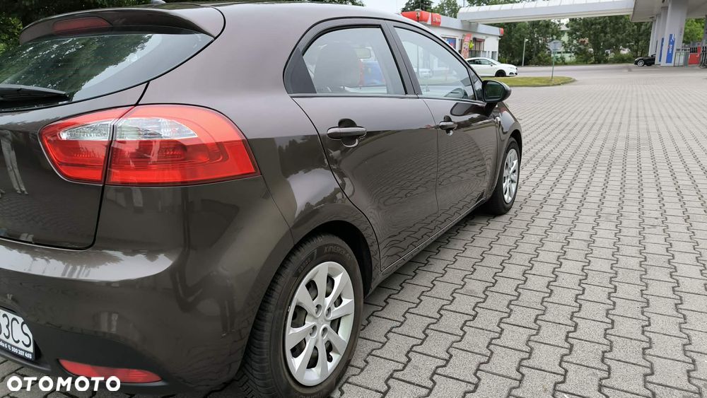 Kia Rio - 11