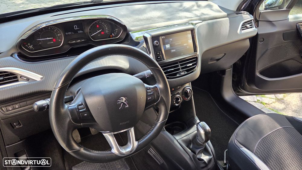 Peugeot 208 1.2 PureTech Style - 9