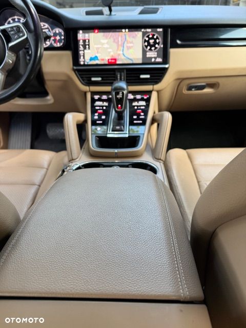 Porsche Cayenne Standard - 10