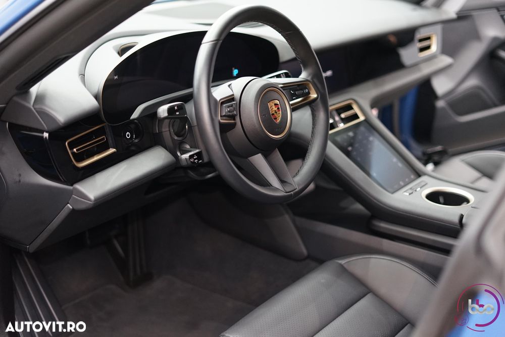 Porsche Taycan - 9