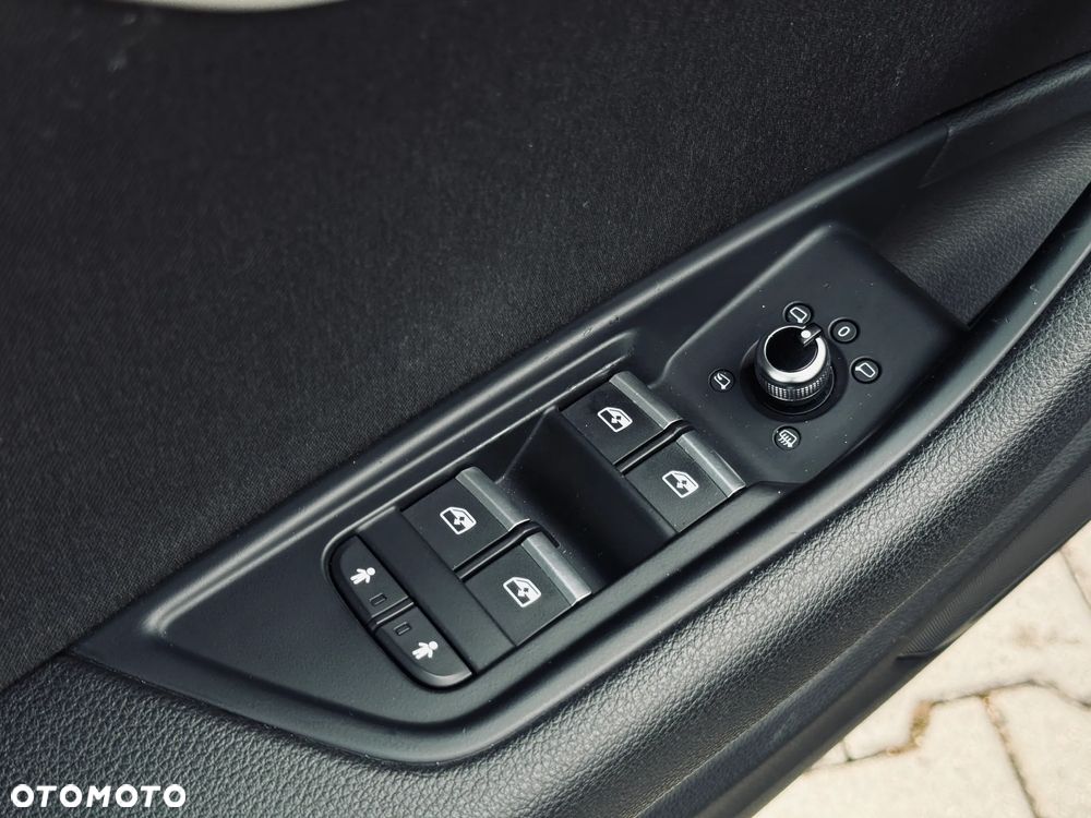 Audi A4 Avant 2.0 TDI S tronic - 29