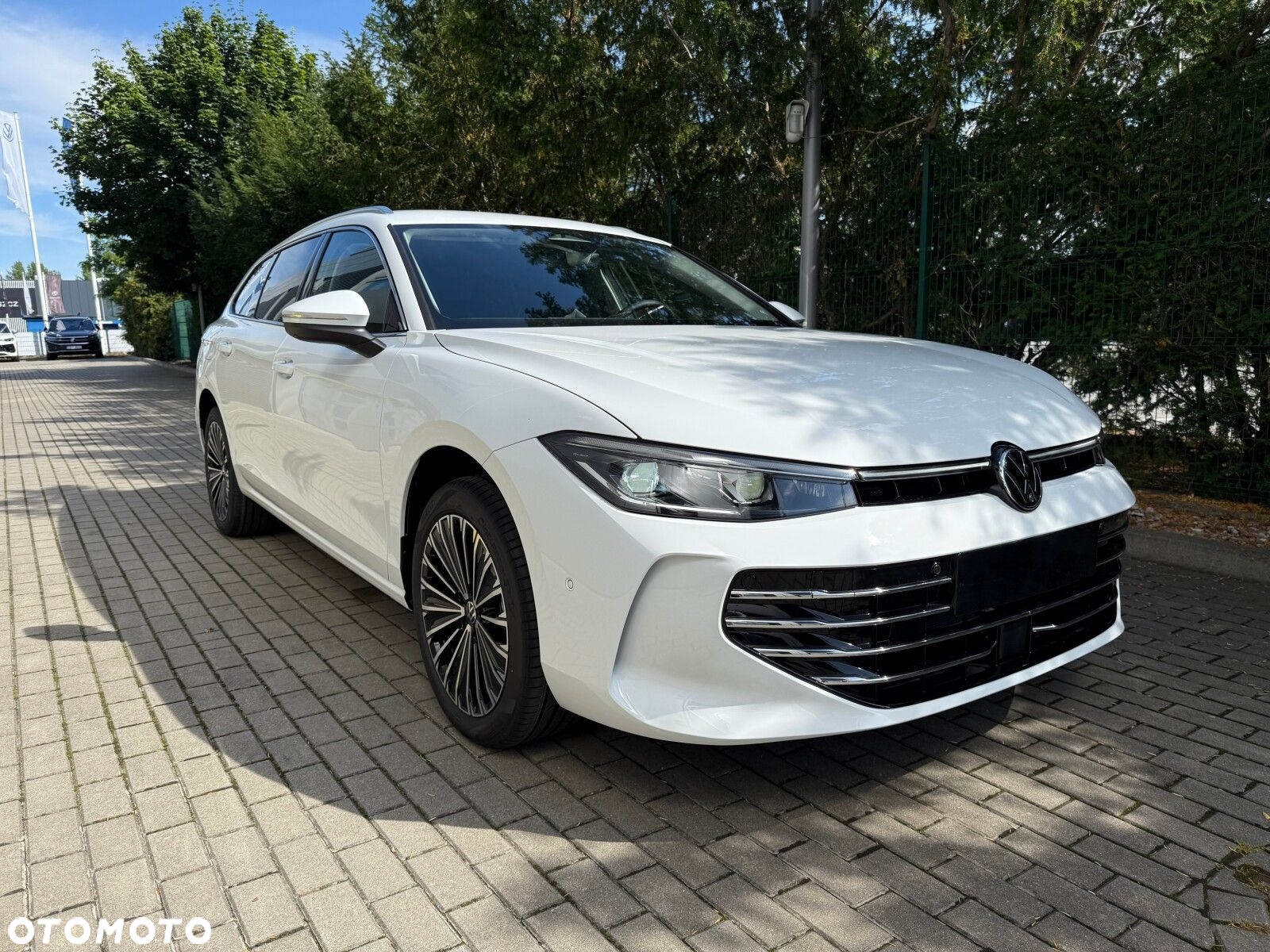 Volkswagen Passat - 8