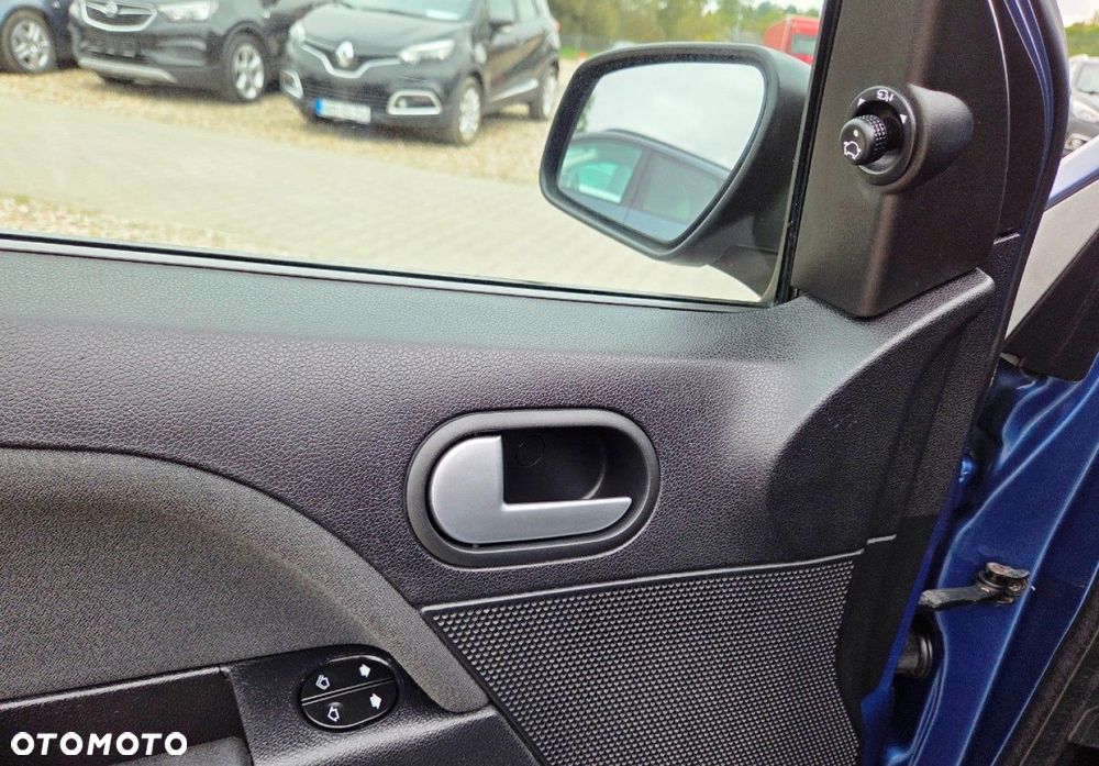 Ford Fiesta - 10