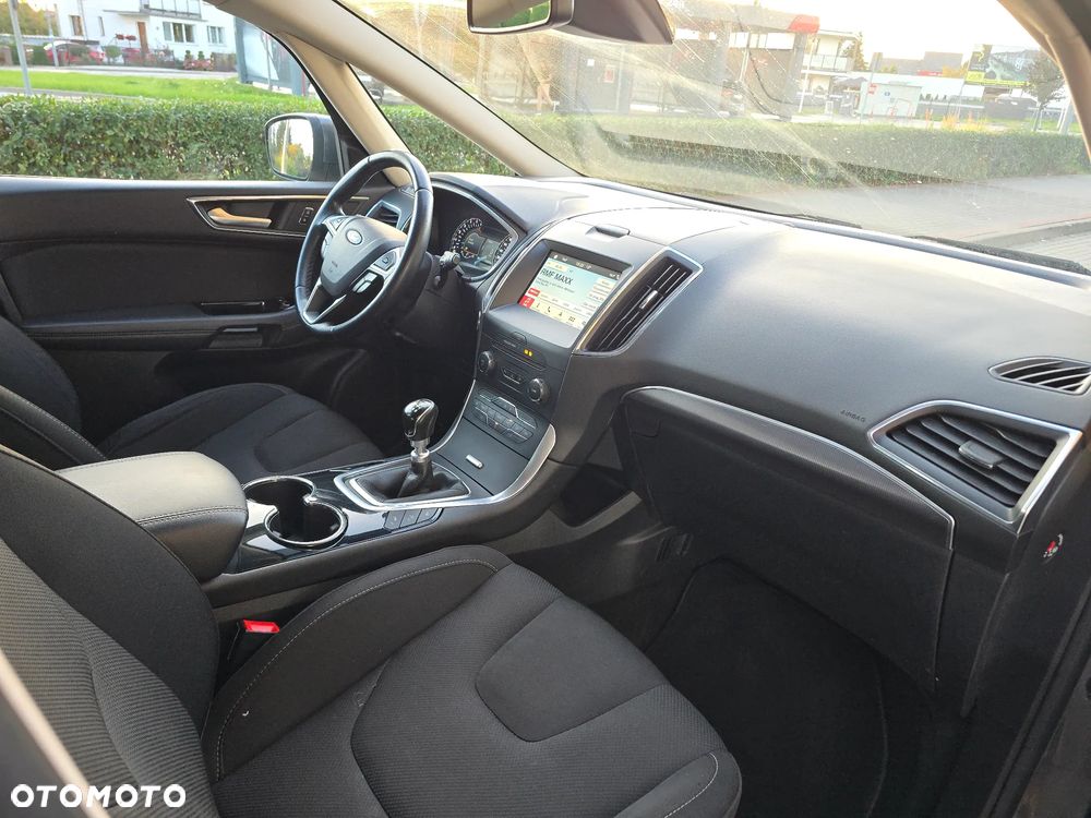 Ford S-Max - 13