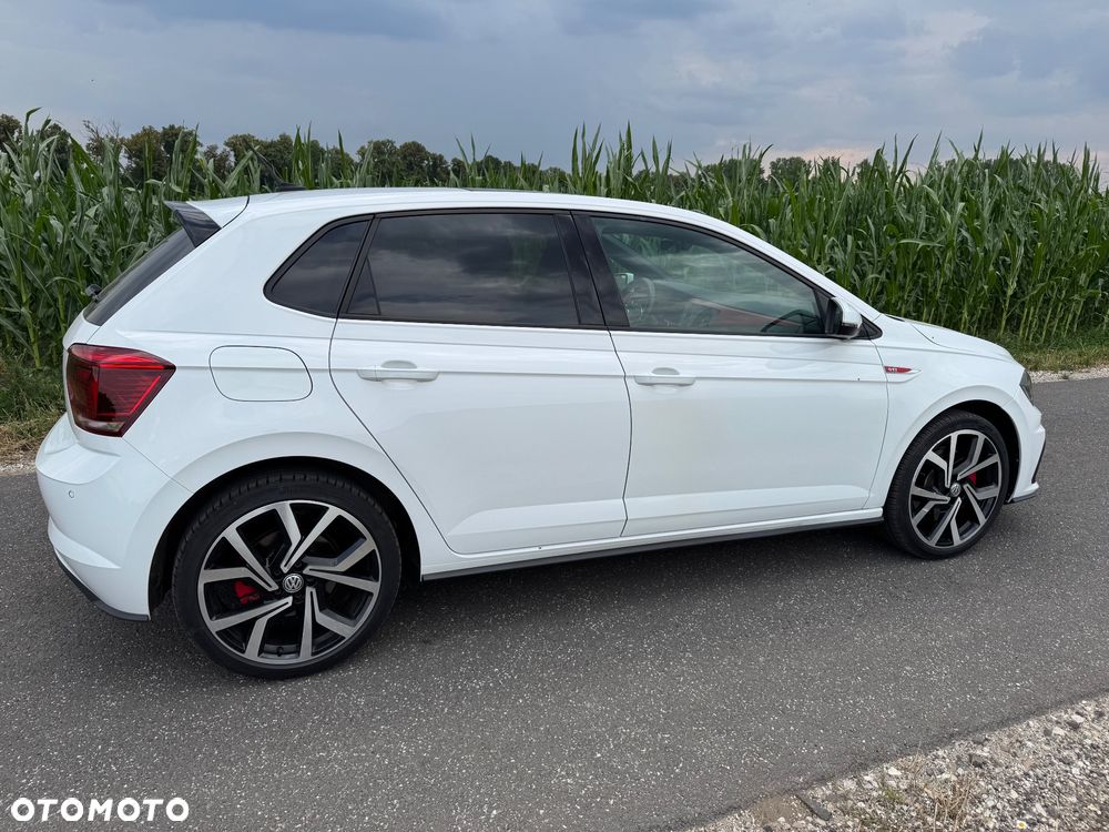 Volkswagen Polo 2.0 TSI DSG GTI - 21