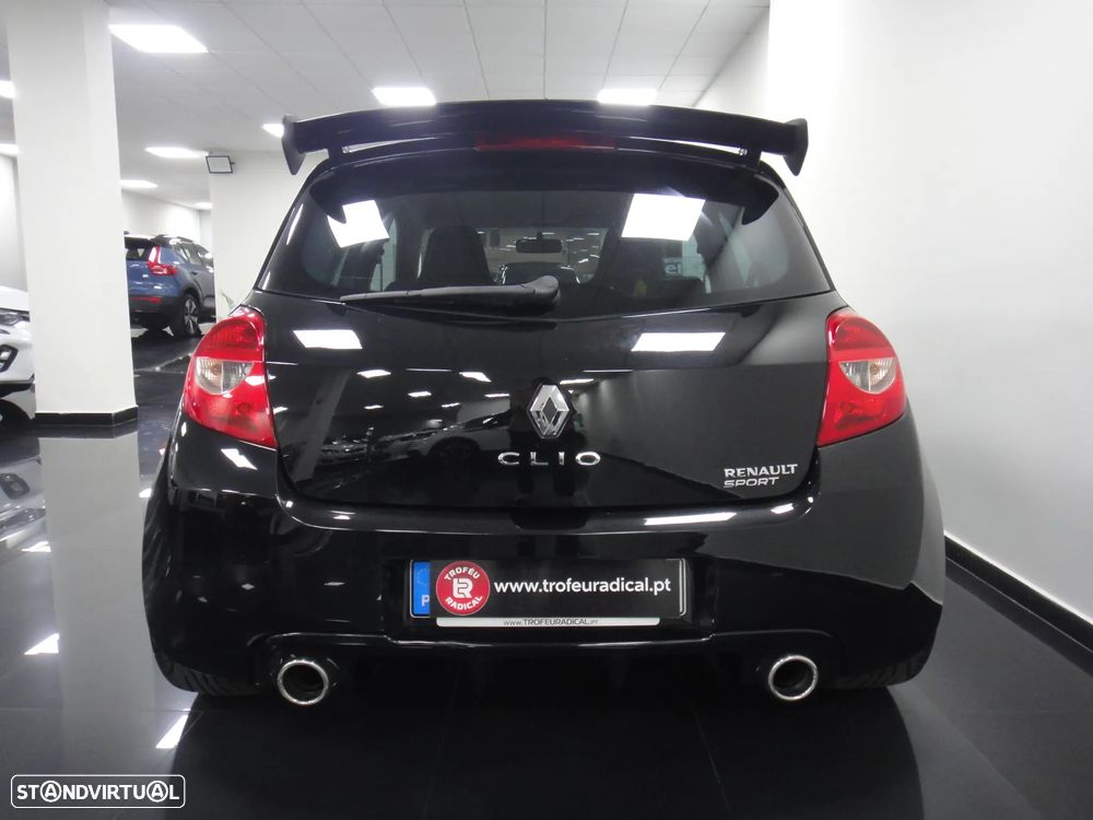 Renault Clio 2.0 16V Sport - 12