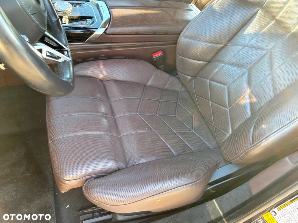 BMW Seria 7 - 24