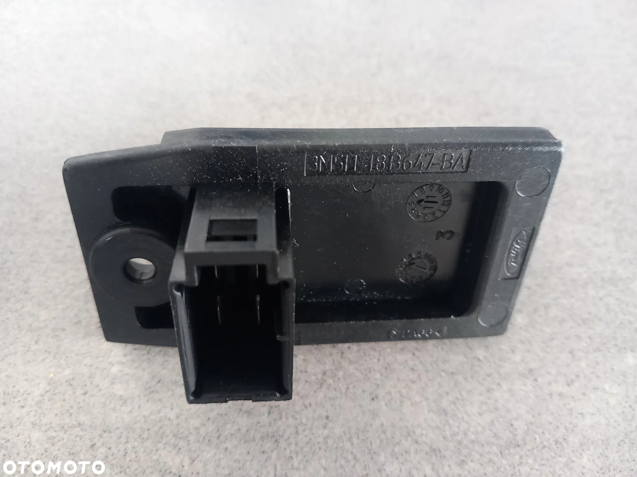 Rezystor opornik dmuchawy Ford 1311115 - 5