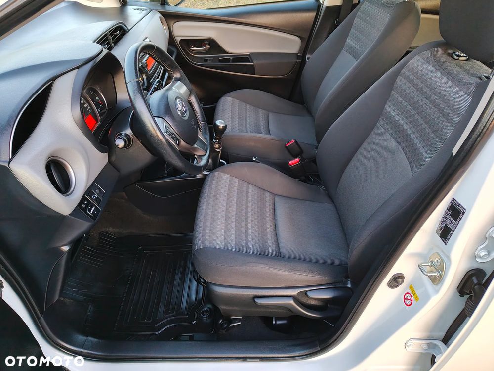 Toyota Yaris 1.33 Active EU6 - 12