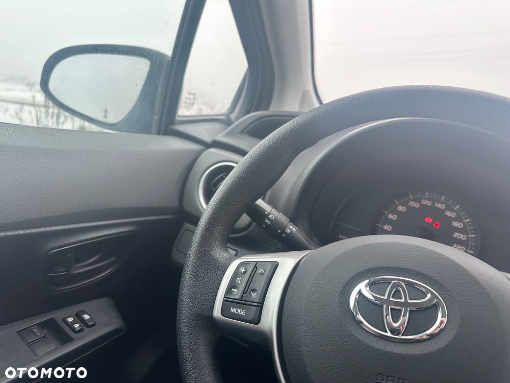 Toyota Yaris - 11