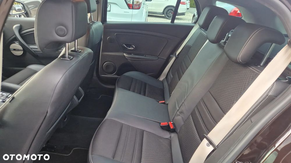 Renault Megane ENERGY TCe 130 BOSE EDITION - 19