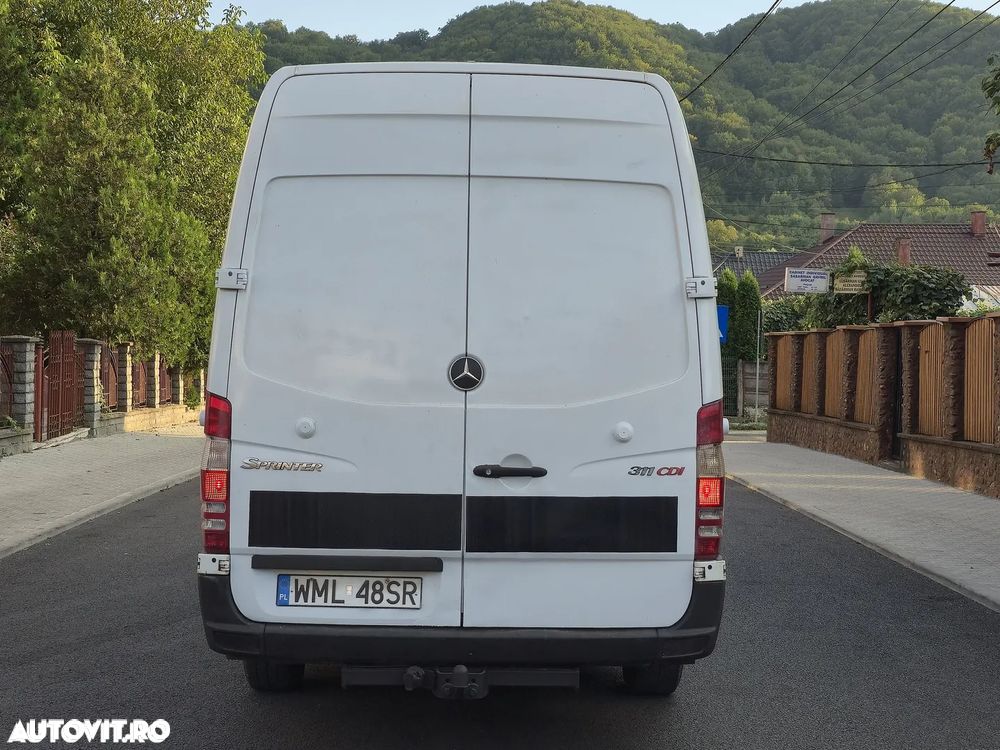 Mercedes-Benz Sprinter - 11
