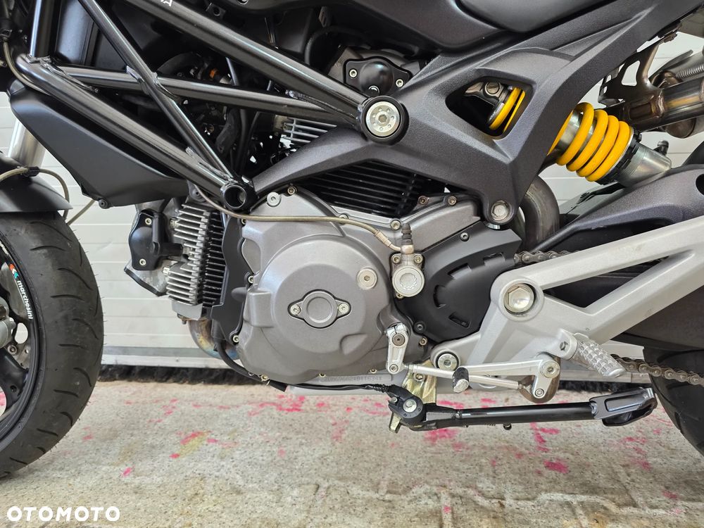 Ducati Monster - 19