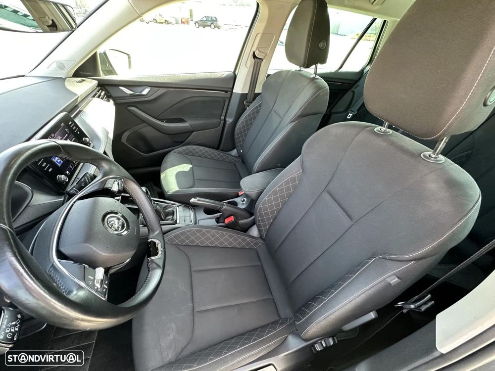 Skoda Kamiq 1.0 TSI DSG - 5