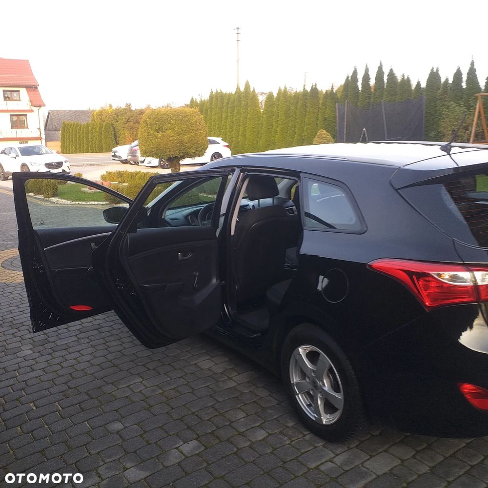 Hyundai i30 1.4 Intro Edition - 10