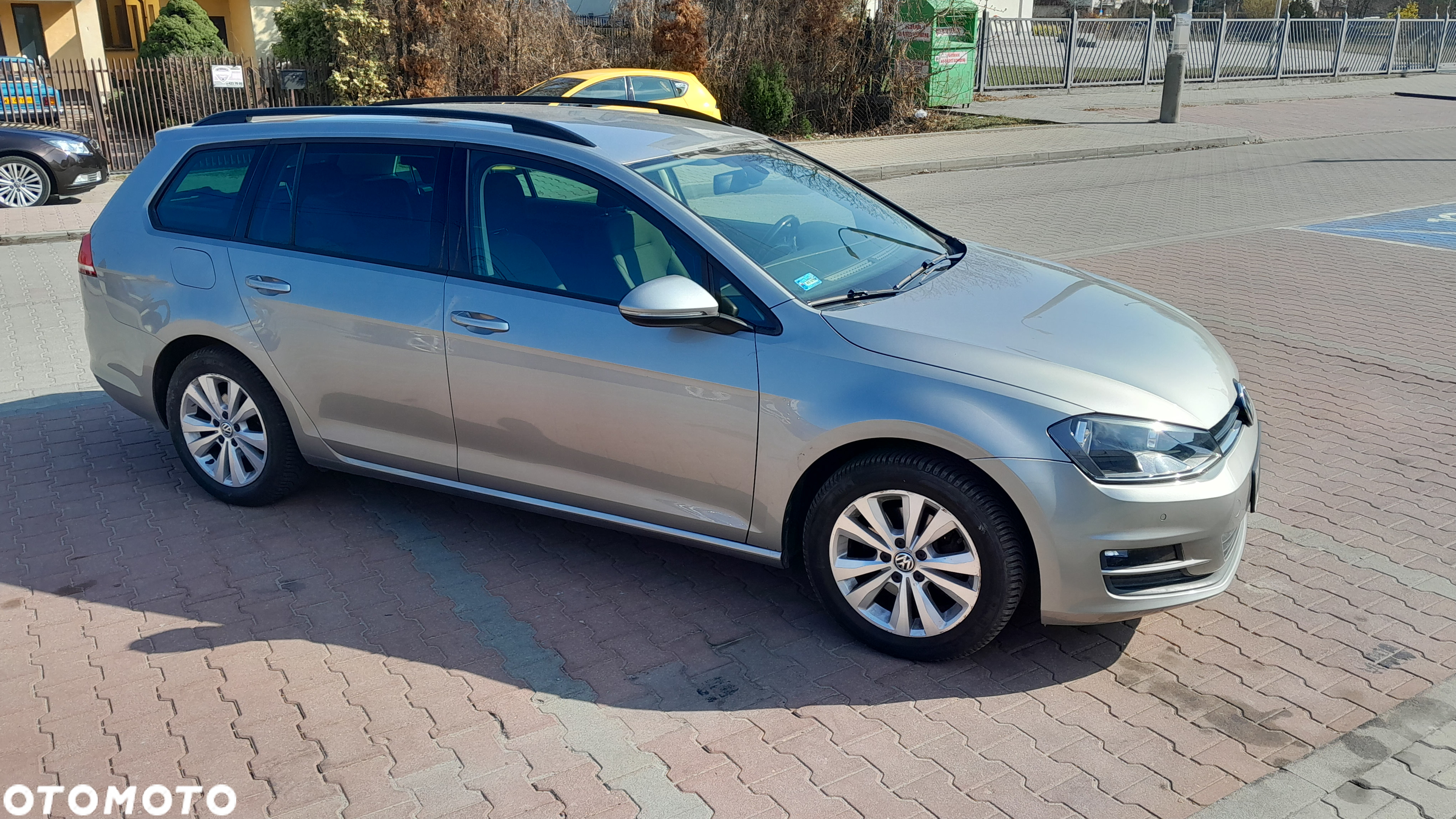 Volkswagen Golf VII 1.2 TSI BMT Comfortline - 2