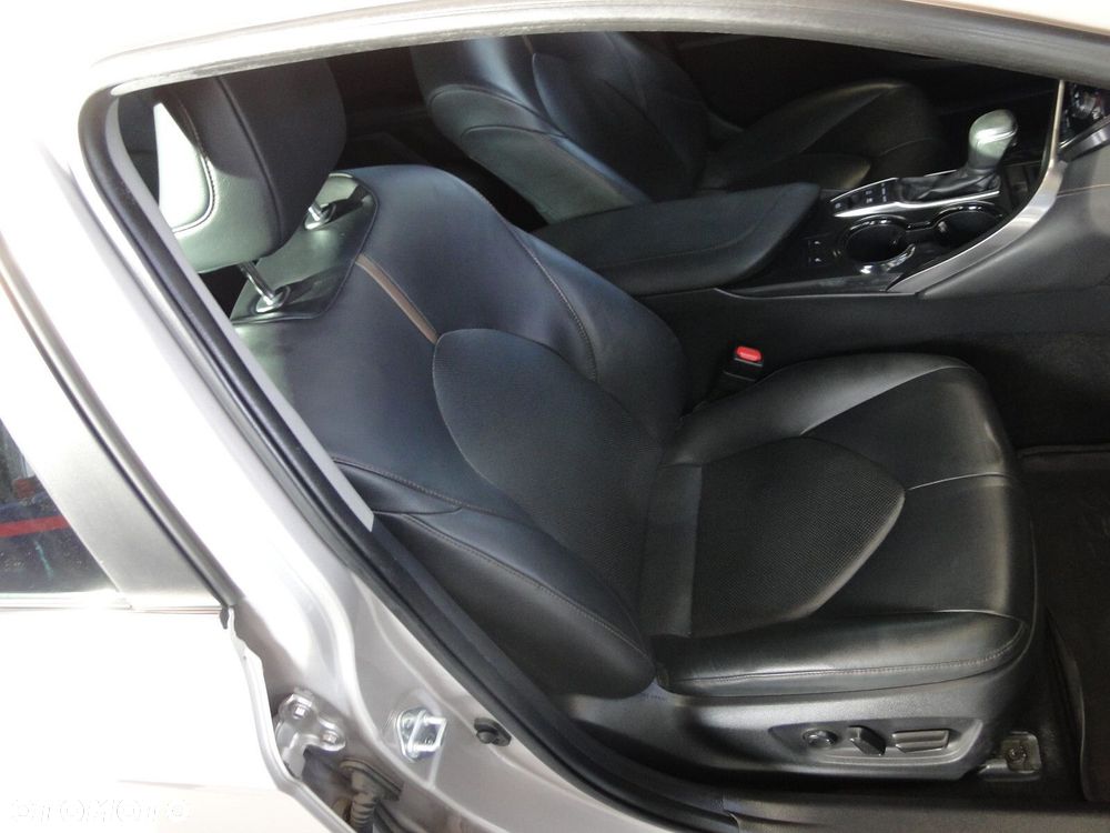 Toyota Camry - 16