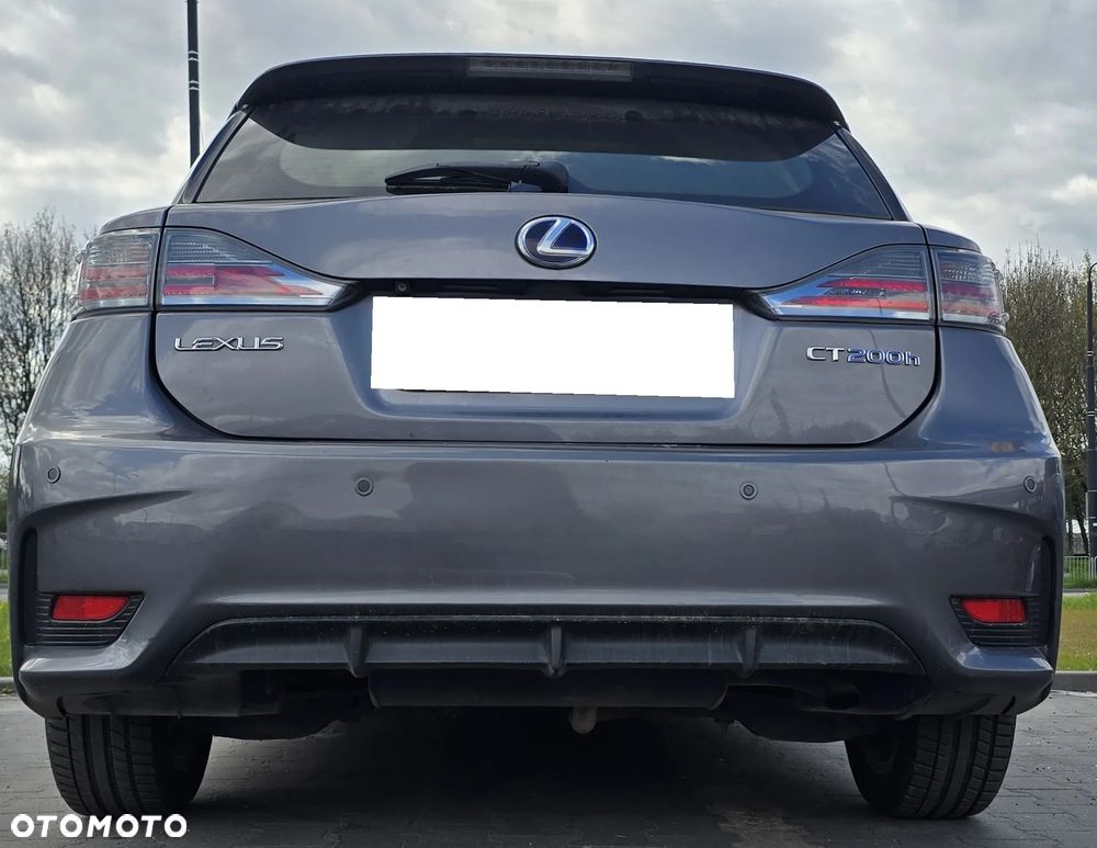 Lexus CT - 7