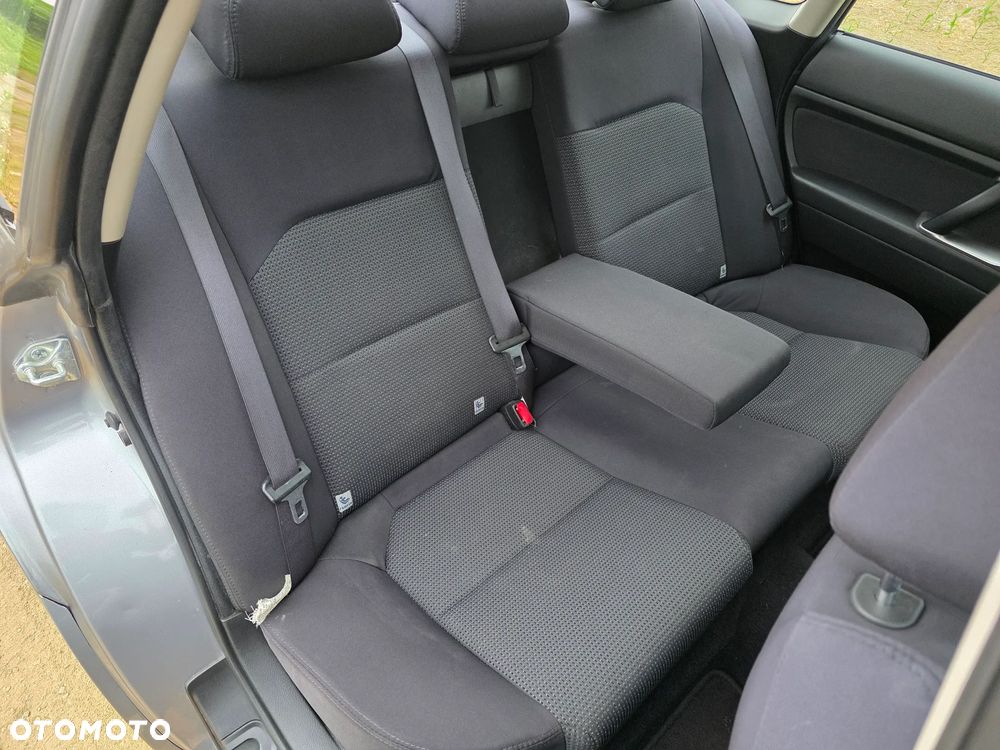 Subaru Legacy - 14