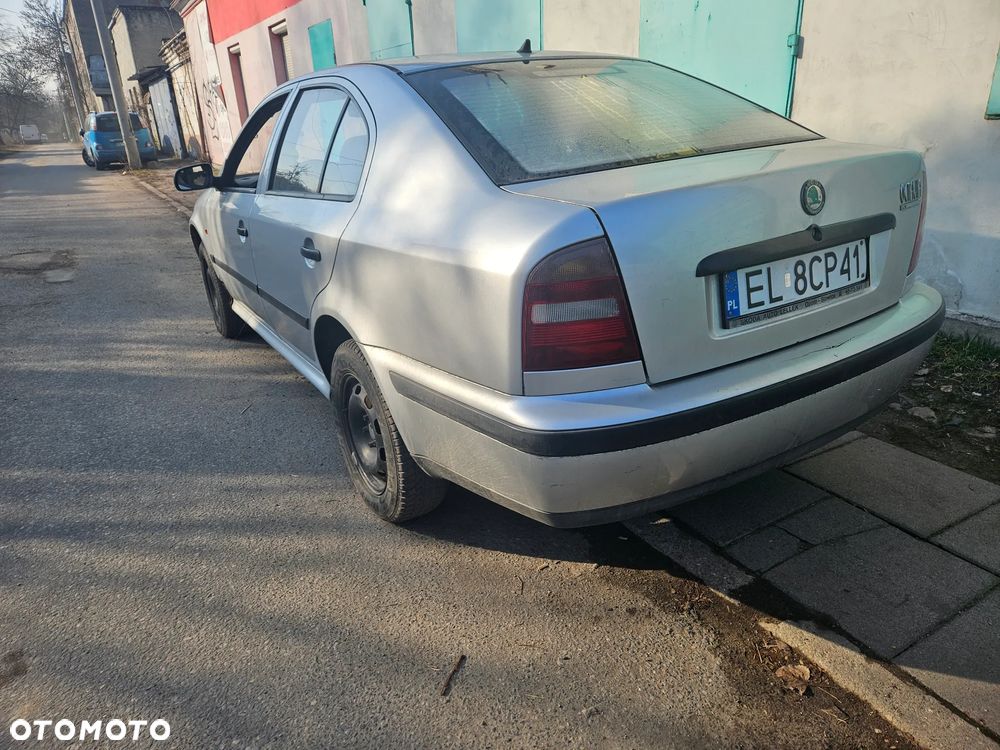 Octavia fl 1.9 TDI 96 kW srebrna na części - 5