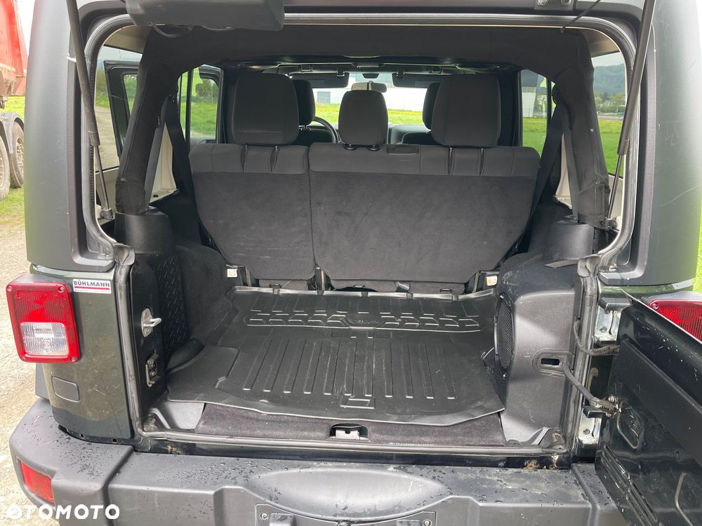 Jeep Wrangler 2.8 CRD Unlim Rubicon - 13
