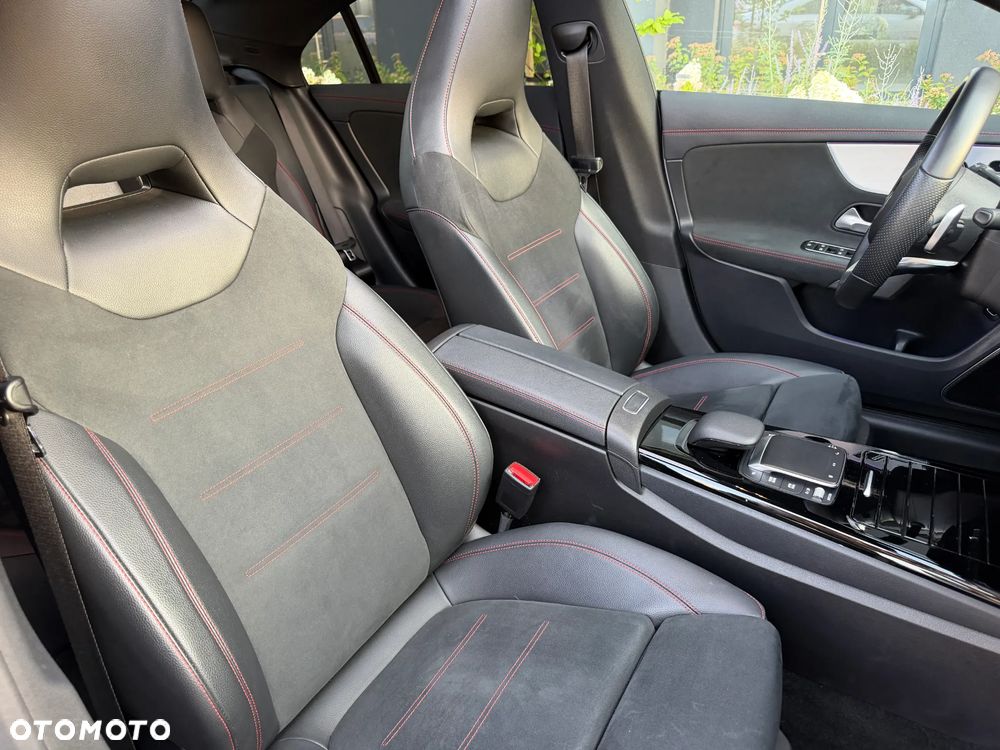 Mercedes-Benz CLA 200 AMG Line 7G-DCT - 31